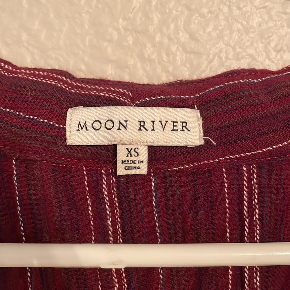 MOON RIVER Top - Picture 2 of 4